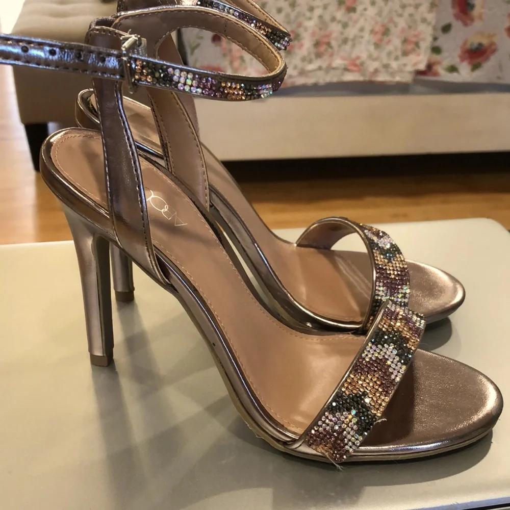 Brand knew Abound  dress shoe gorgeous metallics - Picture 2 of 3